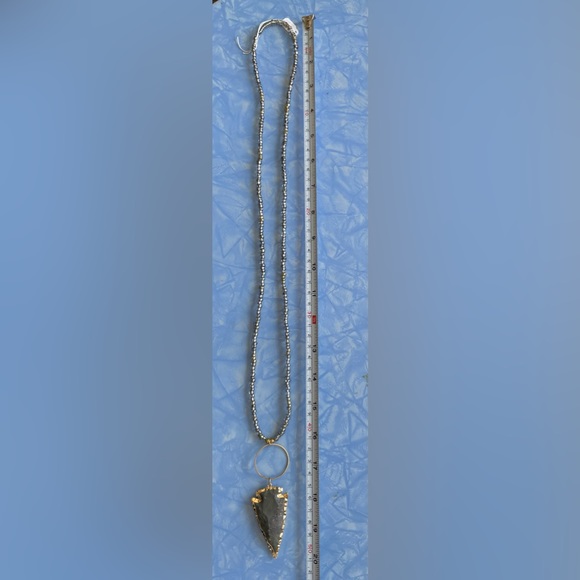 Arrowhead and crystal bead Statement necklace - Picture 4 of 4